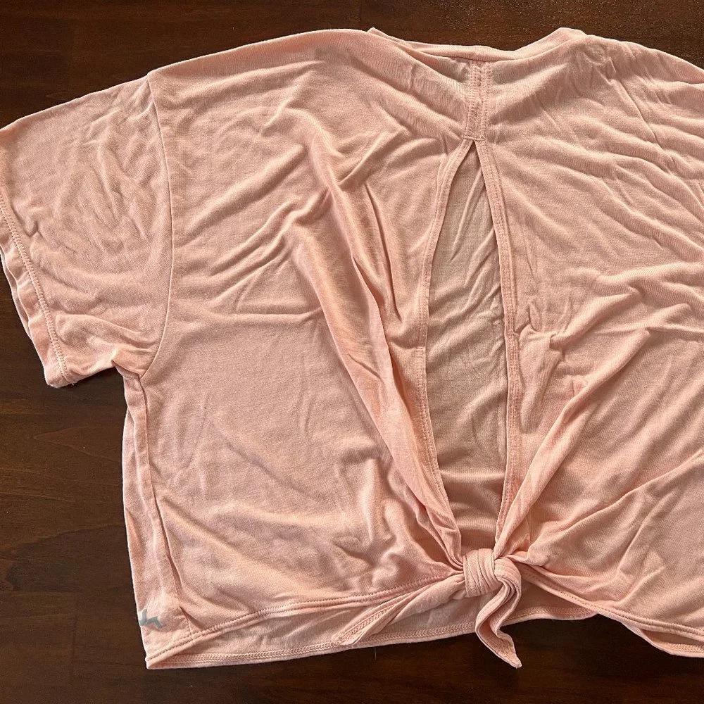 Cropped Open Back T-Shirt - Picture 1 of 3